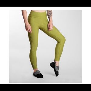 So Ill Olive Climbing Active Jeans Size Small